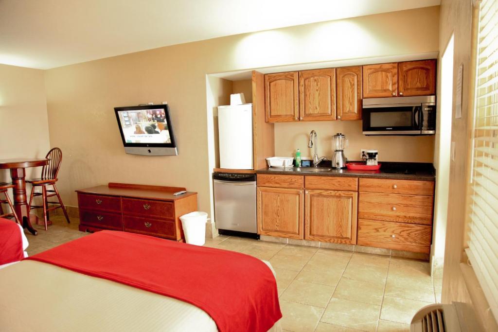 Lake Grassy Inn & Suites Lake Placid Room photo