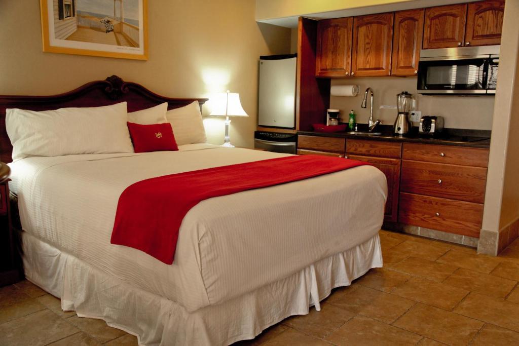 Lake Grassy Inn & Suites Lake Placid Room photo